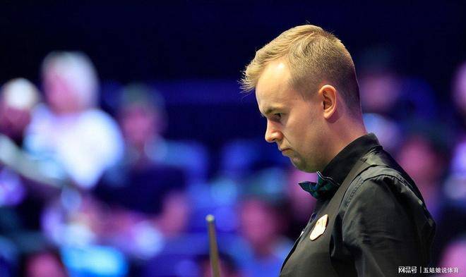 但从张安达, de, 键进攻中失